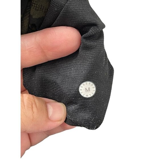 Lululemon T.H.E linerless short 9” inseam Camo Mens Size Medium - Picture 5 of 6